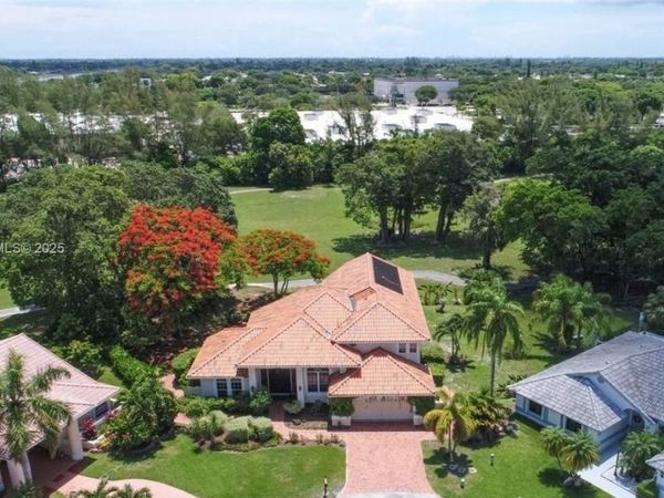 7820 NW 83rd St, Tamarac, FL 33321