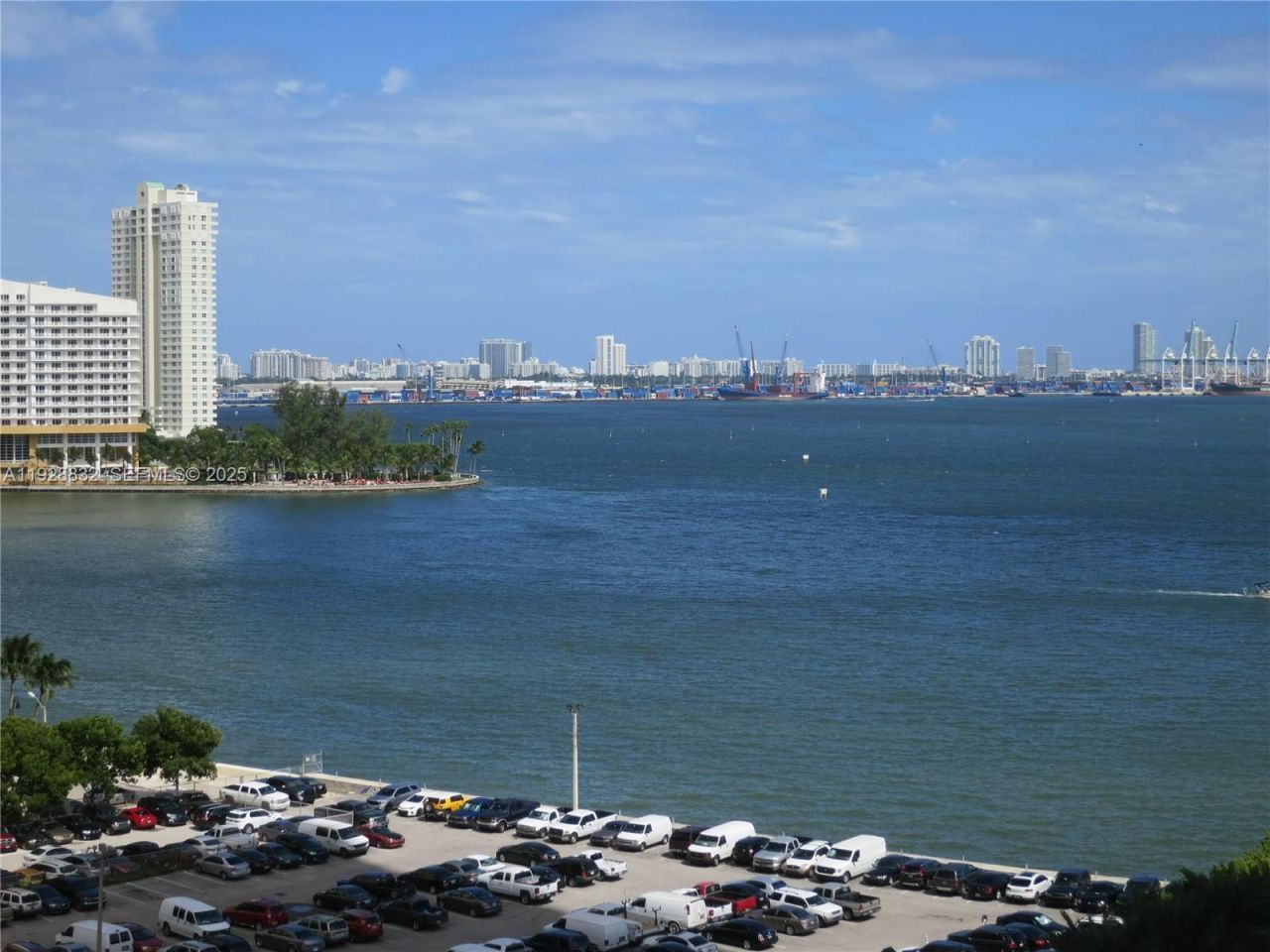 1300 Brickell Bay Dr, Unit 1110, Miami, FL 33131 Photo