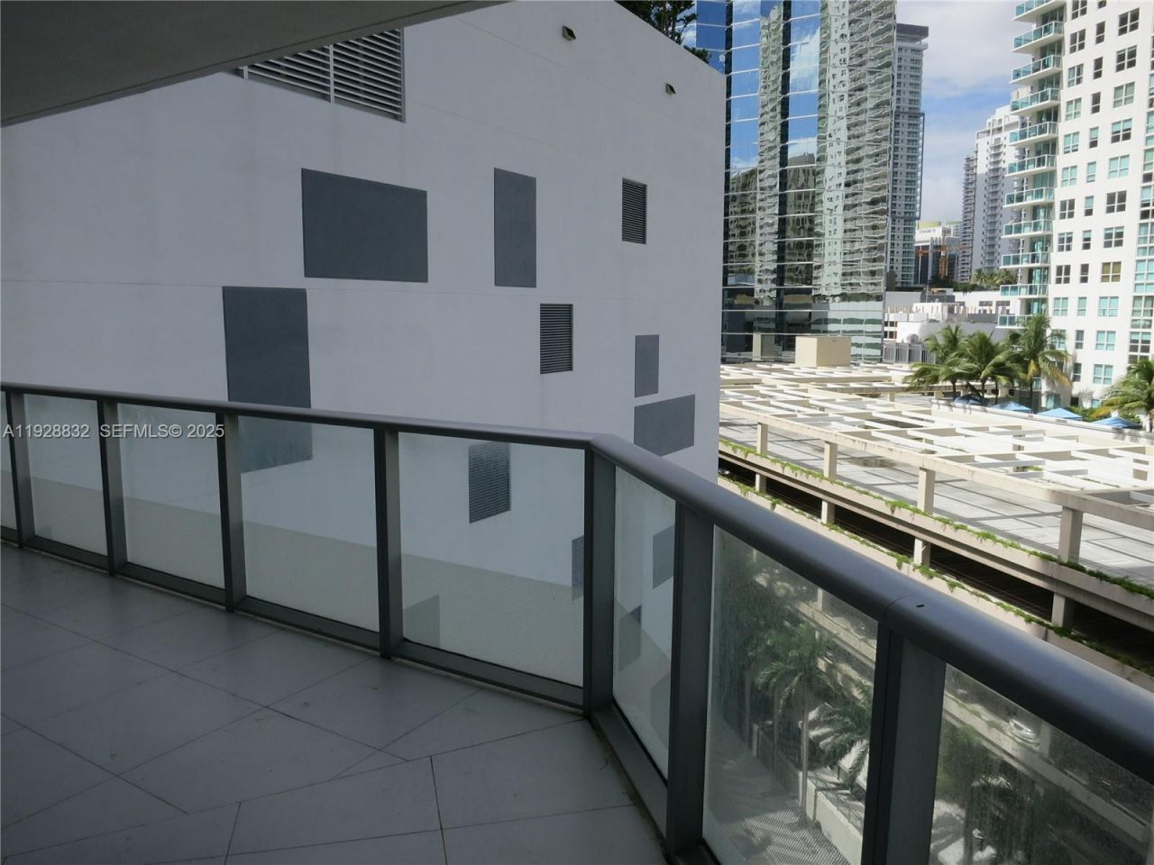 1300 Brickell Bay Dr, Unit 1110, Miami, FL 33131 Photo