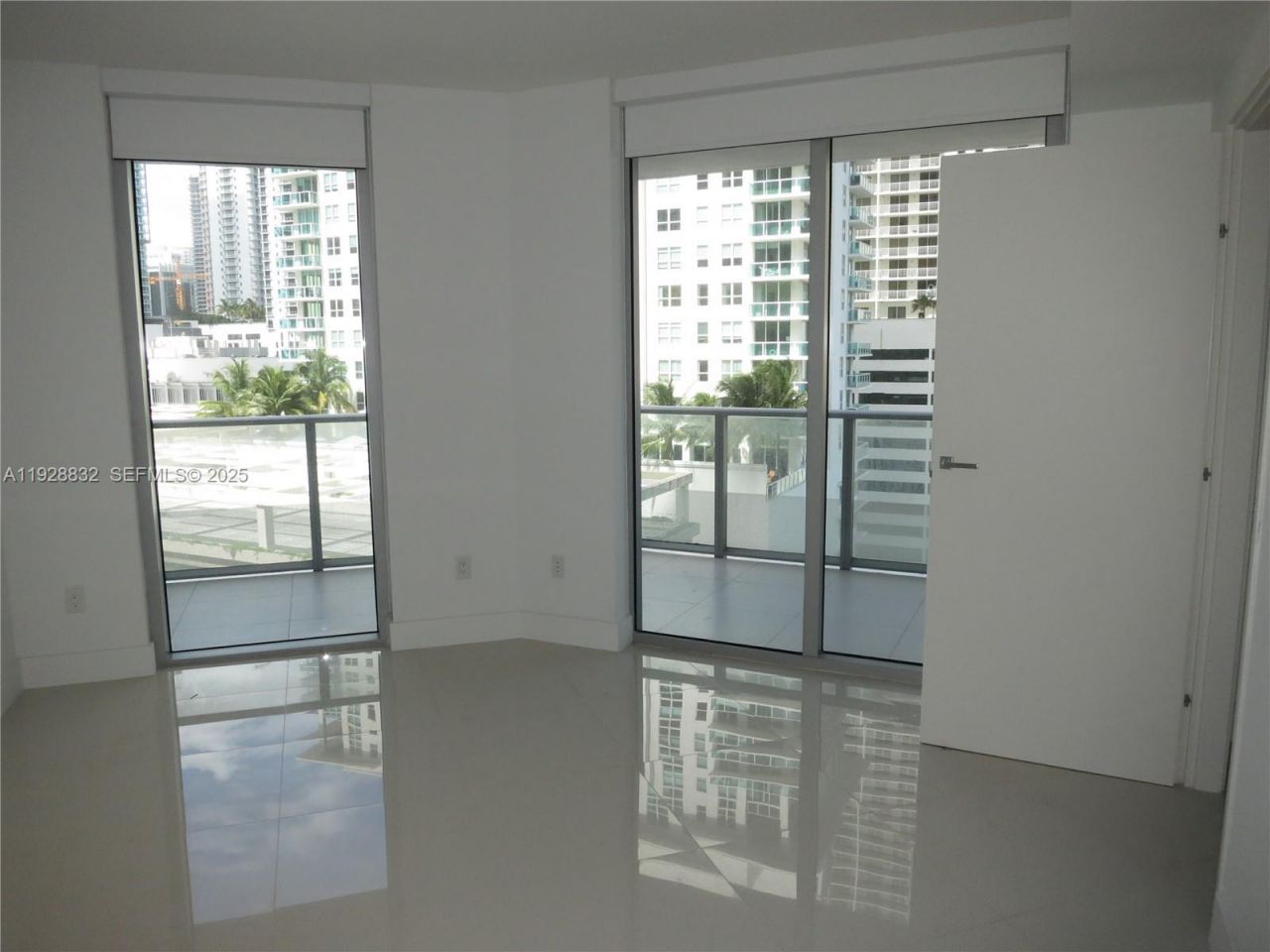1300 Brickell Bay Dr, Unit 1110, Miami, FL 33131 Photo