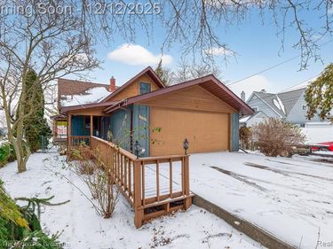 30760 Bayview Drive, Gibraltar, MI 48173