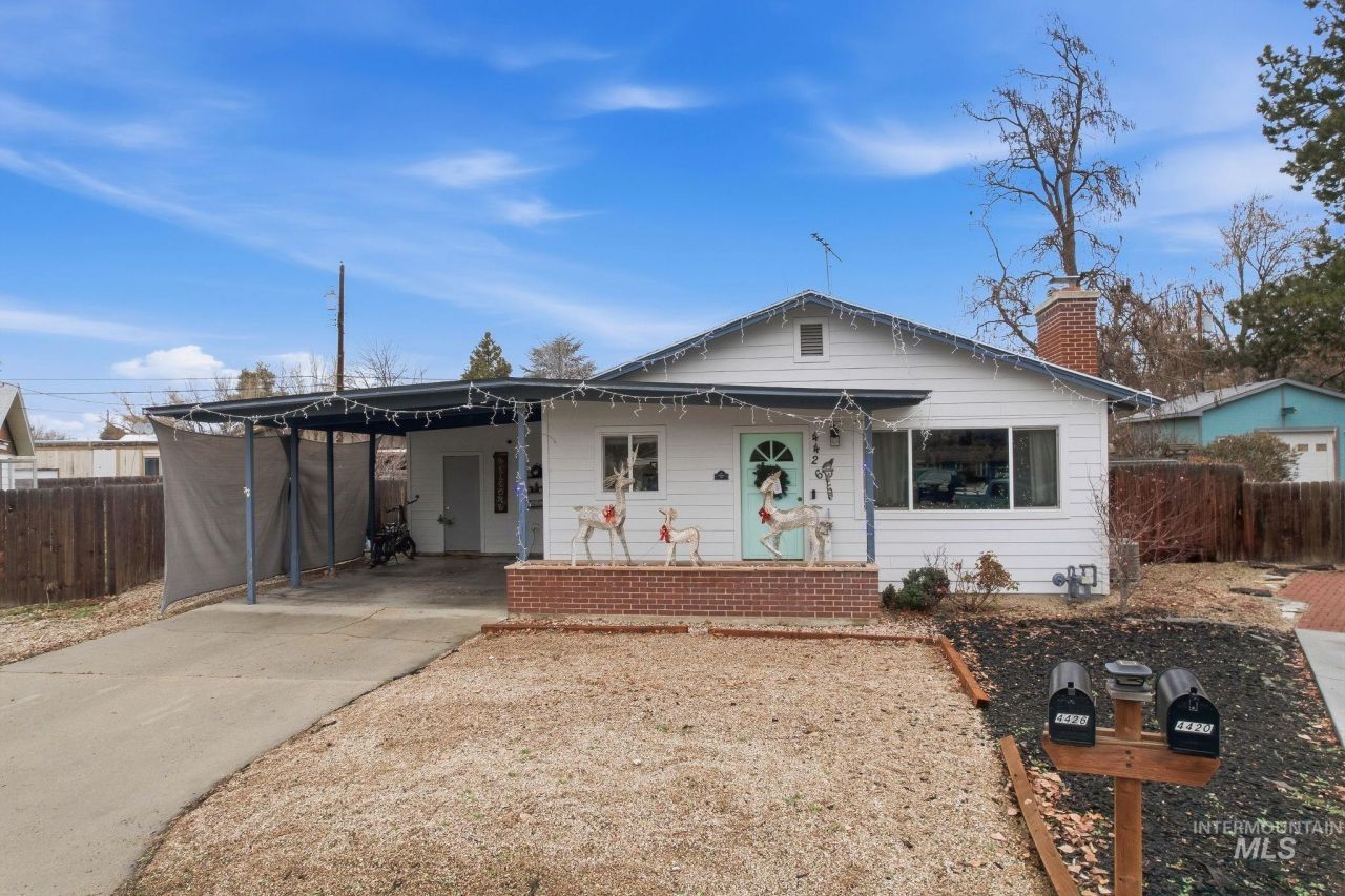 4426 W Clark Cir, Boise, ID 83705 Main Photo