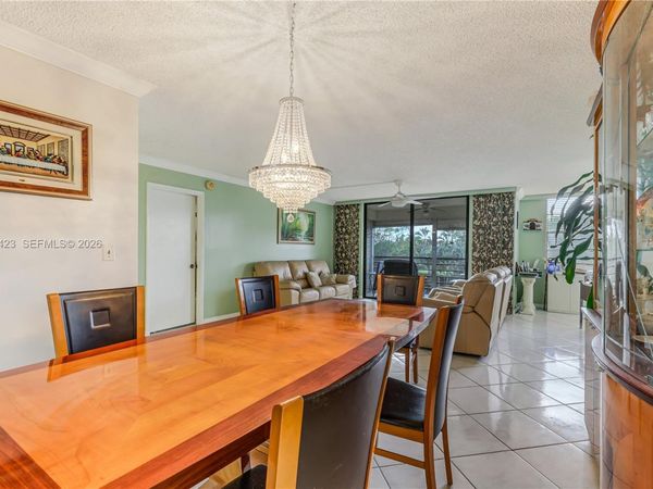 1100 Saint Charles Pl, Unit 310, Pembroke Pines, FL 33026