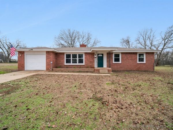 8206 E 530 Road, Claremore, OK 74019