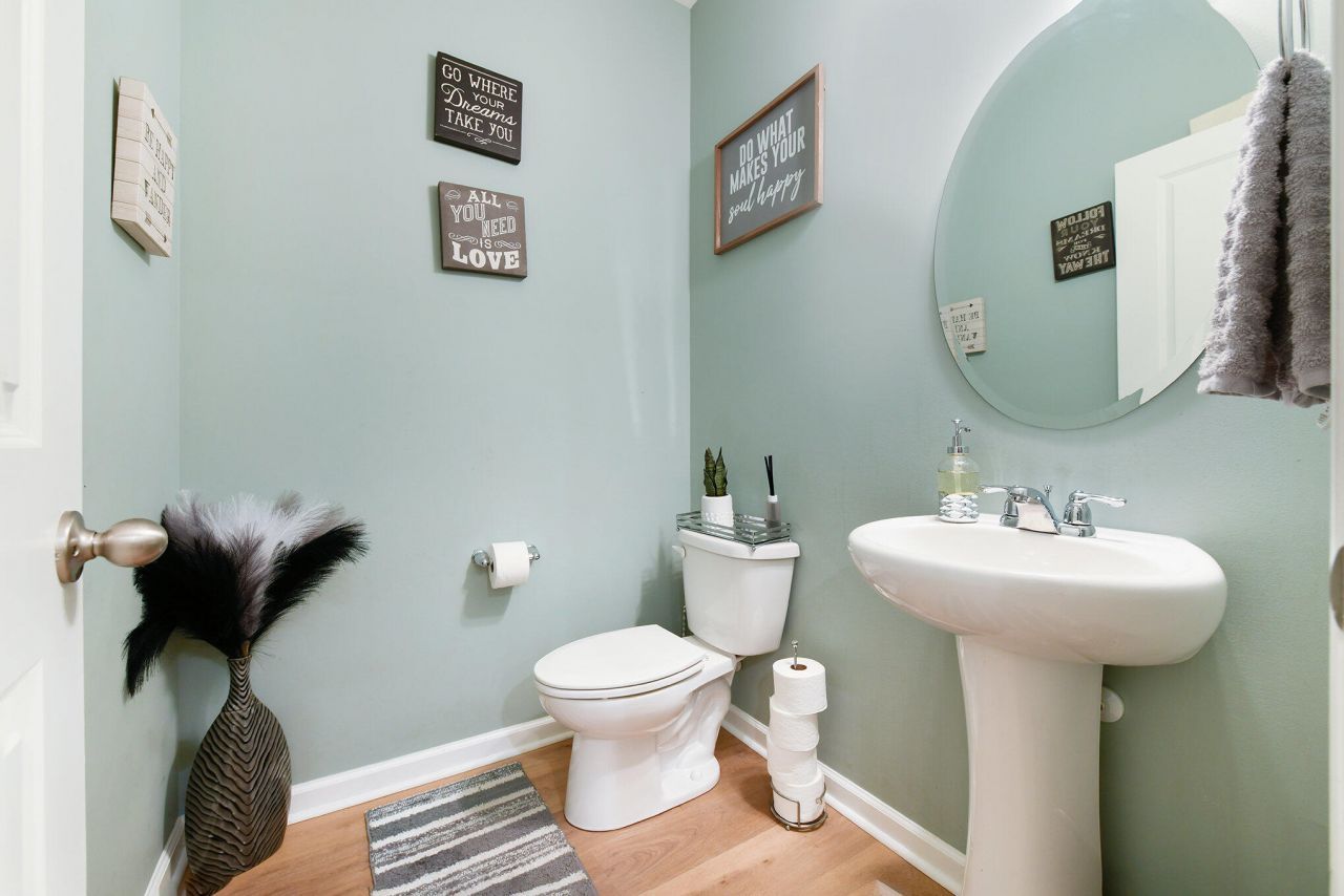 1204 N University Drive Photo 12