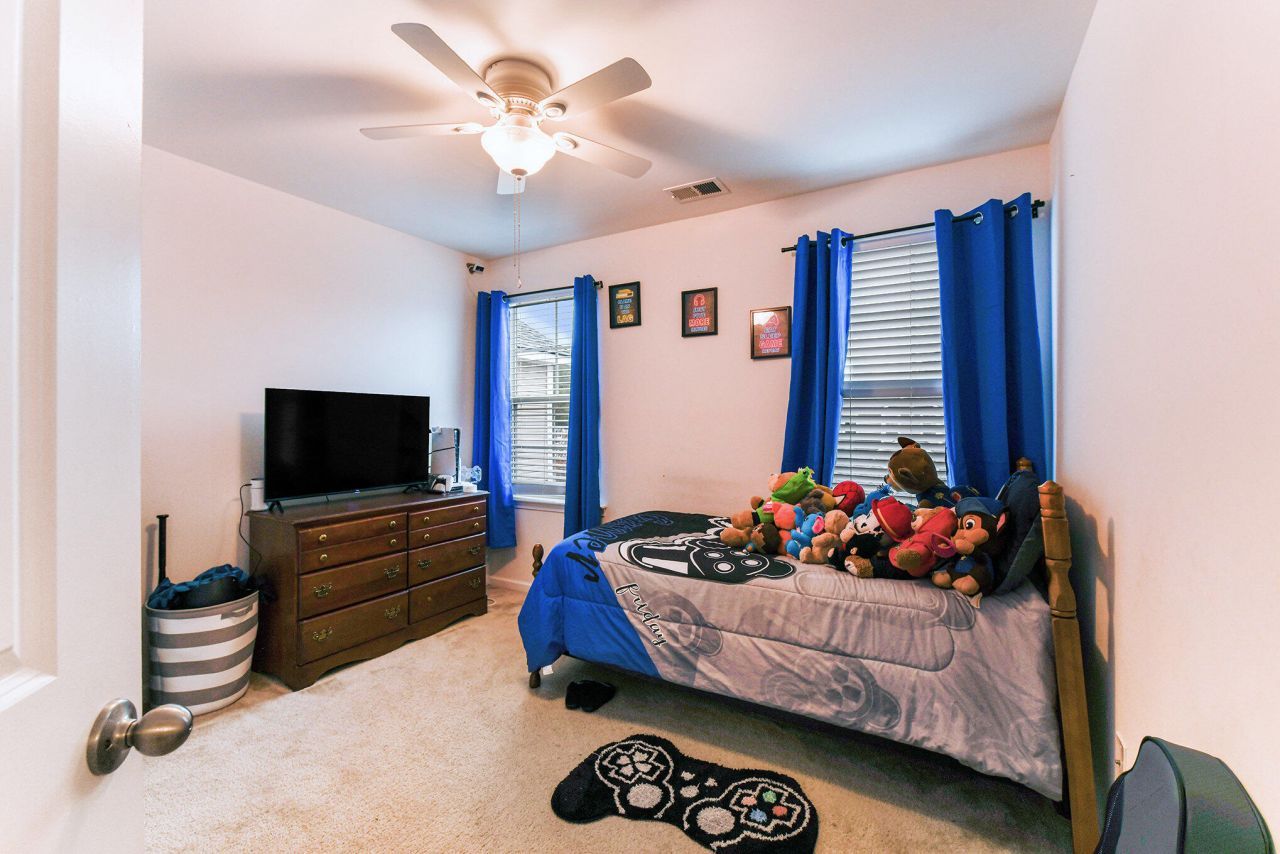 1204 N University Drive Photo 19