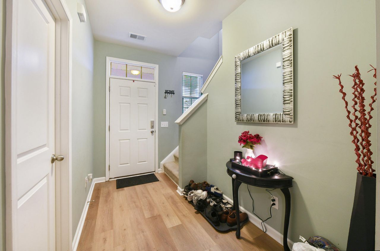 1204 N University Drive Photo 6