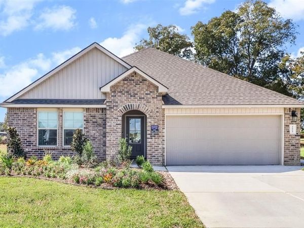 4004 Savannah Oaks Drive, Lake Charles, LA 70607