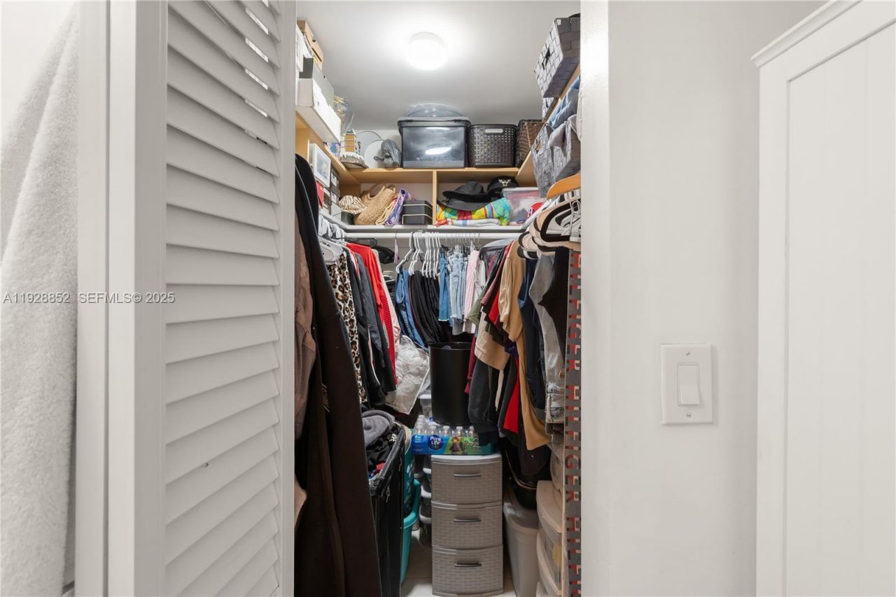 250 180th Dr, Unit 159, Sunny Isles Beach, FL 33160 Photo