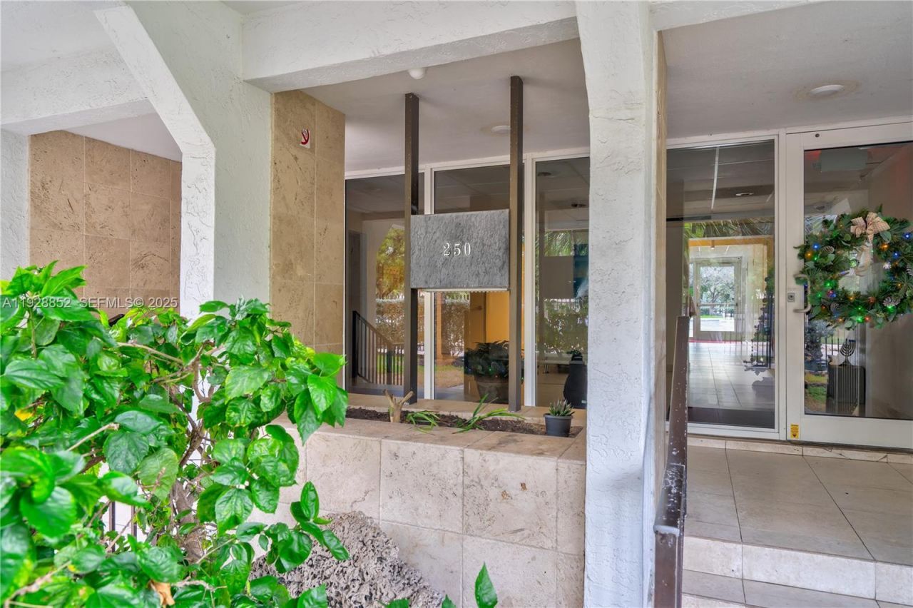 250 180th Dr, Unit 159, Sunny Isles Beach, FL 33160 Photo