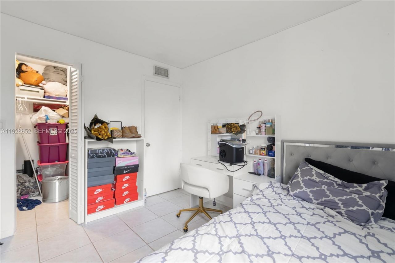 250 180th Dr, Unit 159, Sunny Isles Beach, FL 33160 Photo