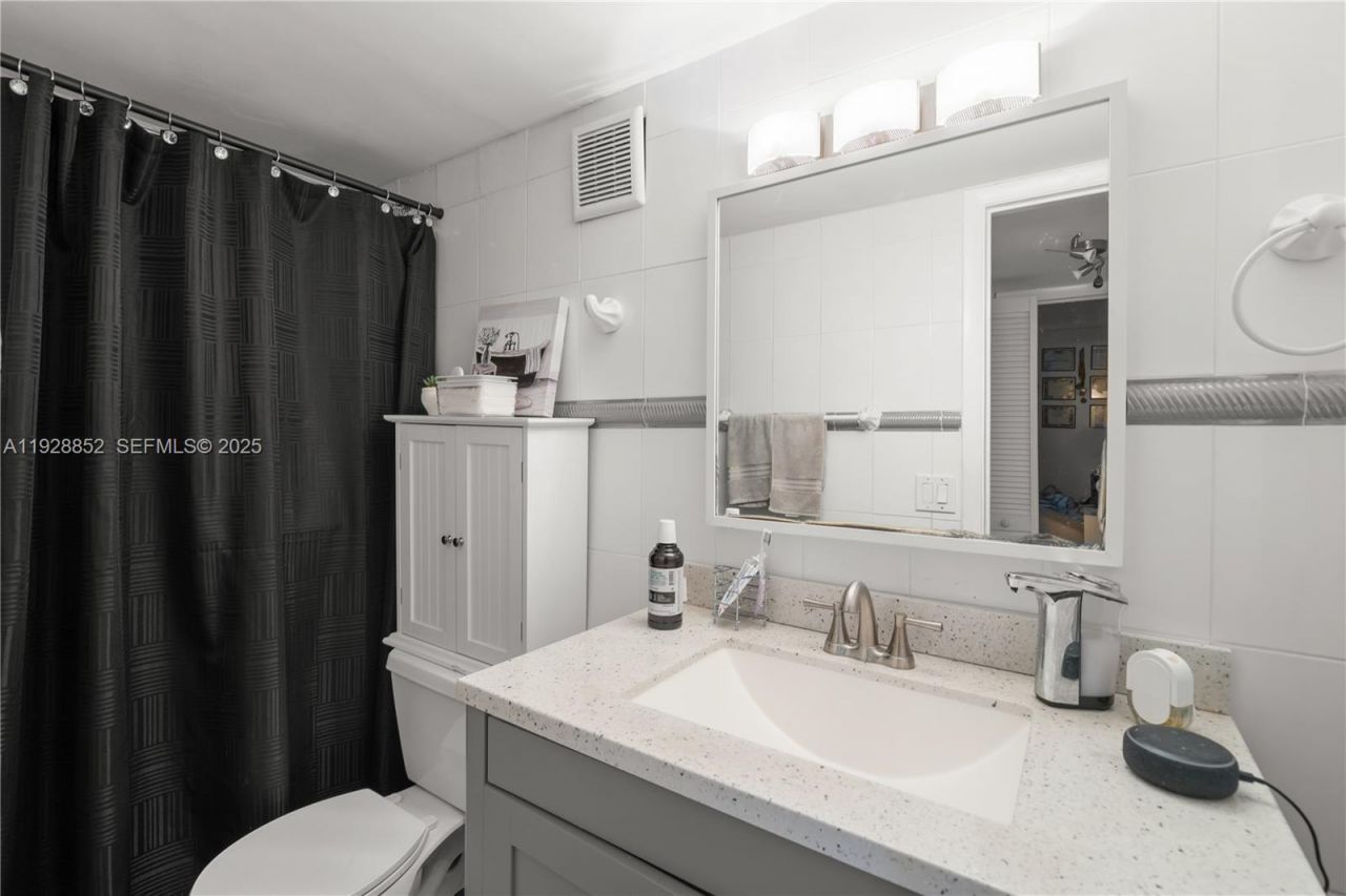 250 180th Dr, Unit 159, Sunny Isles Beach, FL 33160 Photo