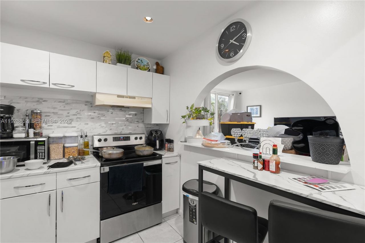 250 180th Dr, Unit 159, Sunny Isles Beach, FL 33160 Photo