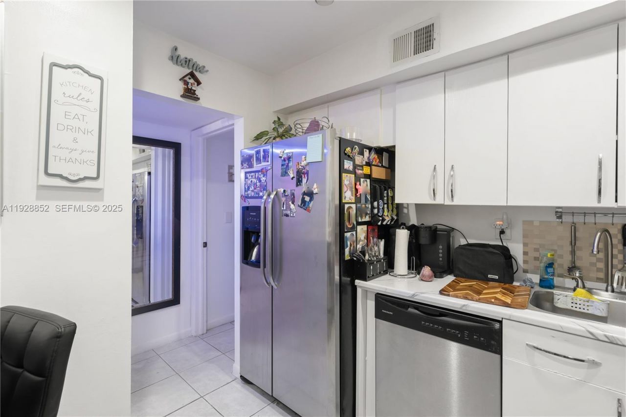 250 180th Dr, Unit 159, Sunny Isles Beach, FL 33160 Photo