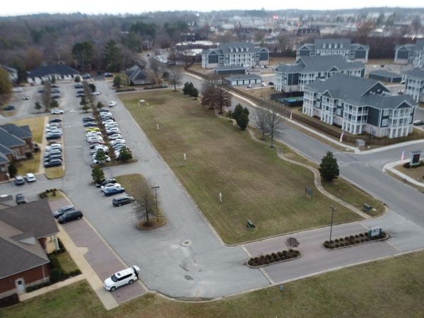 178 Murray Guard Drive , Jackson, TN 38305