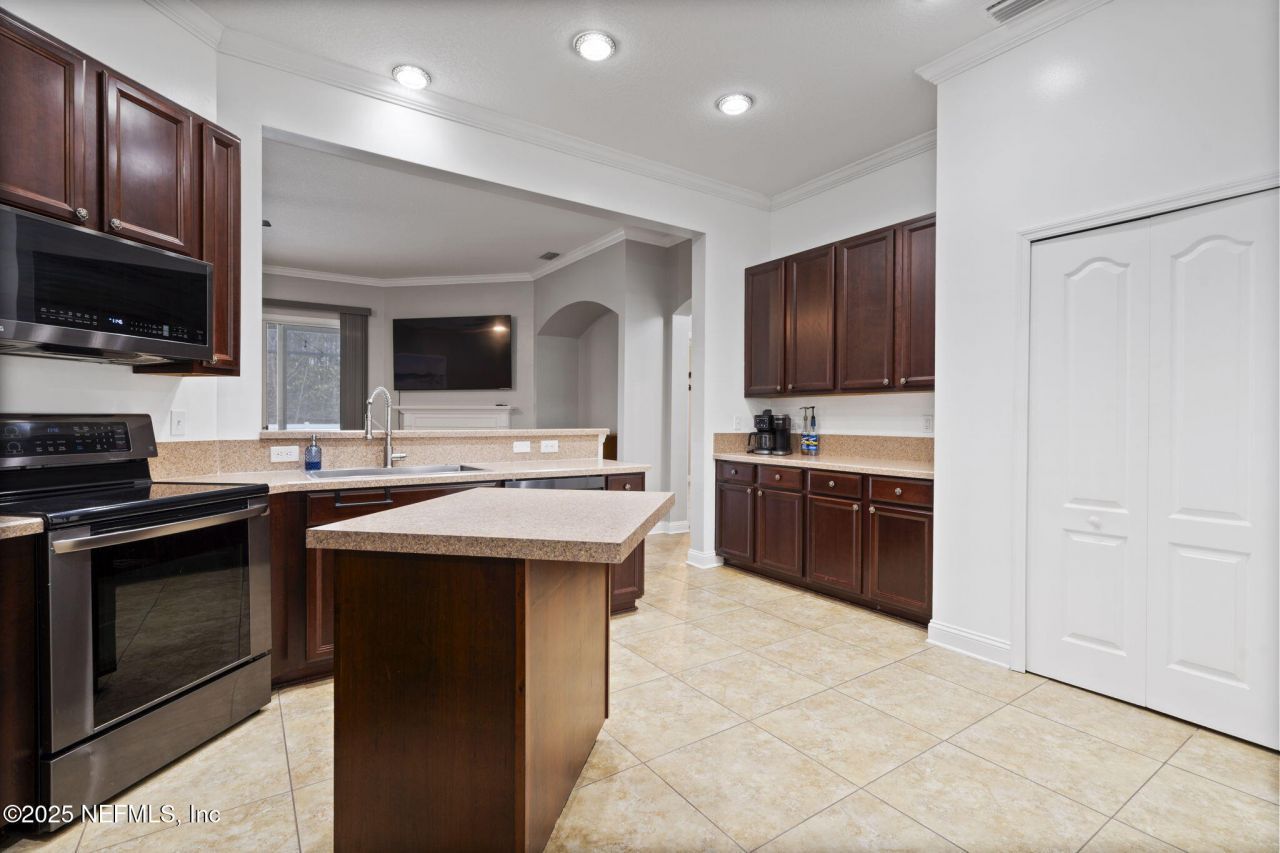 9407 Woodleigh Mill Drive, Jacksonville, FL 32244 Photo