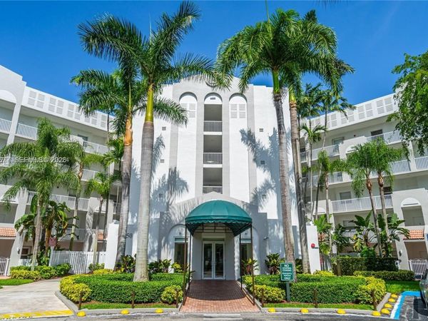 10750 NW 66th St, Unit 208, Doral, FL 33178