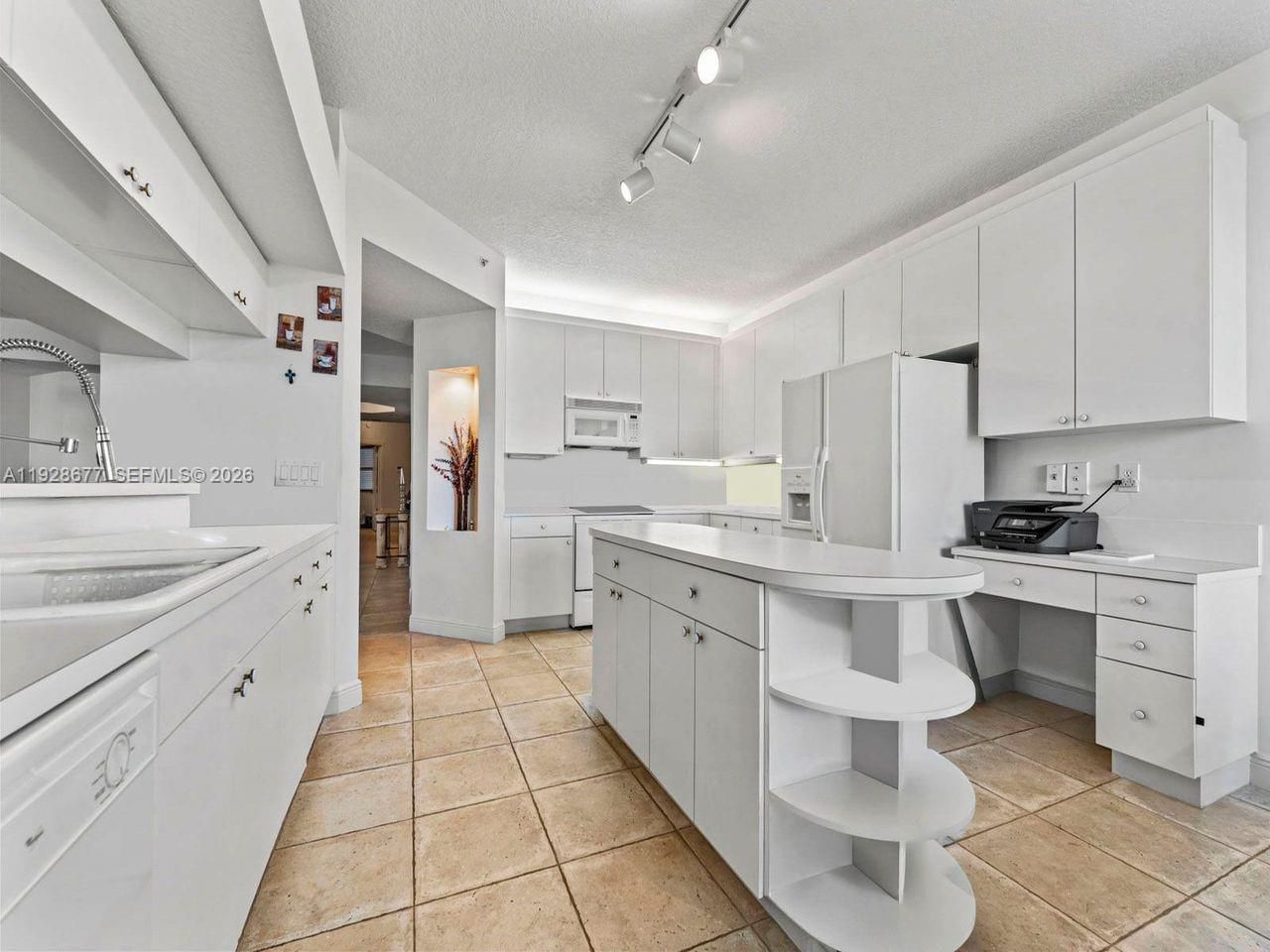 10750 NW 66th St, Unit 208, Doral, FL 33178 Photo