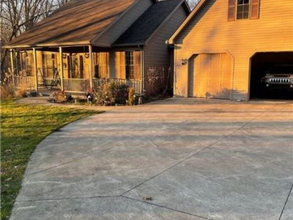 3115 Lovers Lane, Ravenna, OH 44266