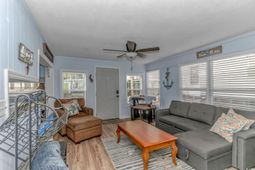 6001-1441 S Kings Hwy. photo 4