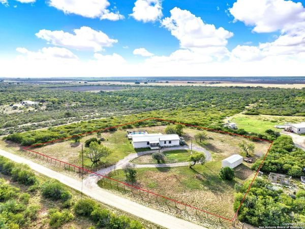 498 Private Road 4222, Dhanis, TX 78850