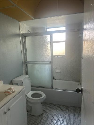 2800 Somerset Drive, Unit J107, Lauderdale Lakes, FL 33311 Photo
