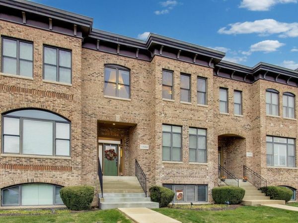 1506 W NORTHWEST Highway, Arlington Heights, IL 60004