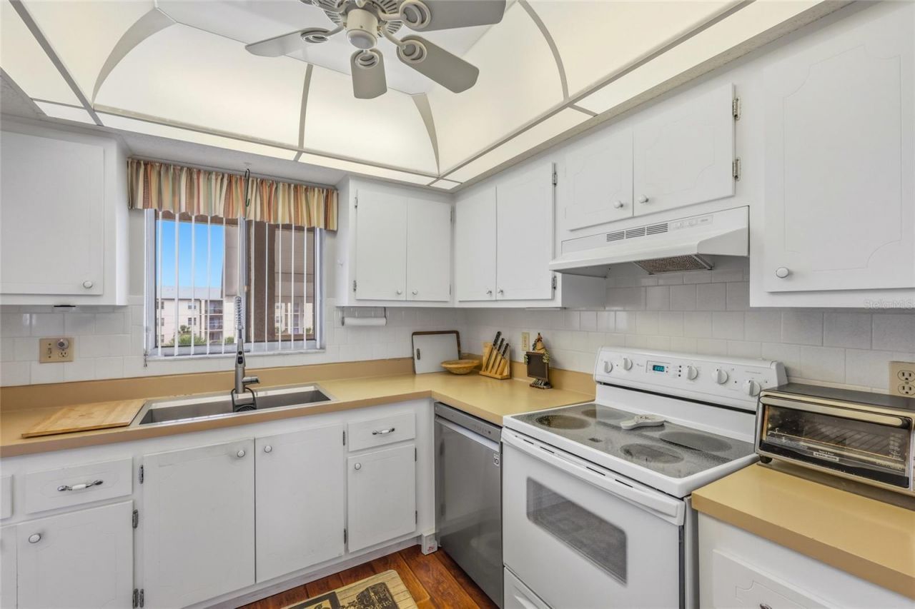 3839 Lake Bayshore Drive, Unit H516, Bradenton, FL 34205 Photo