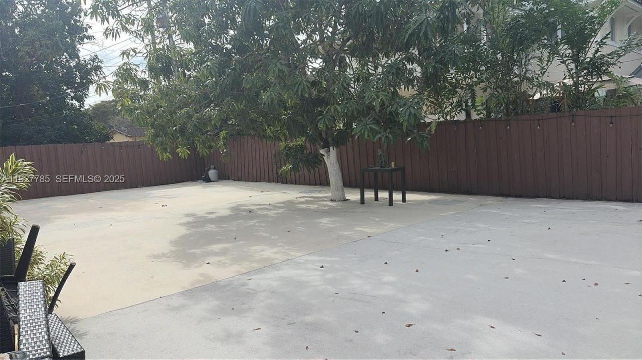 14420 Lake Childs Ct, Miami Lakes, FL 33014 Photo