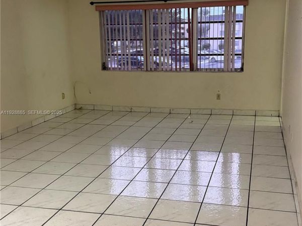 1400 NE 191st St, Unit 222, Miami, FL 33179