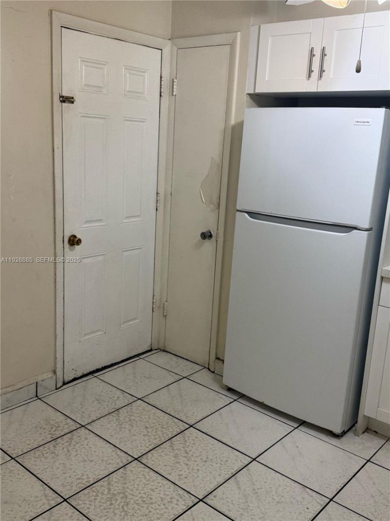 1400 NE 191st St, Unit 222, Miami, FL 33179 Photo