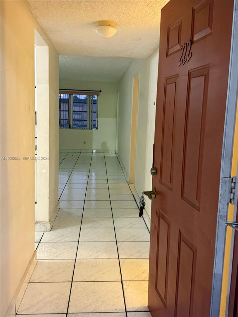 1400 NE 191st St, Unit 222, Miami, FL 33179 Photo