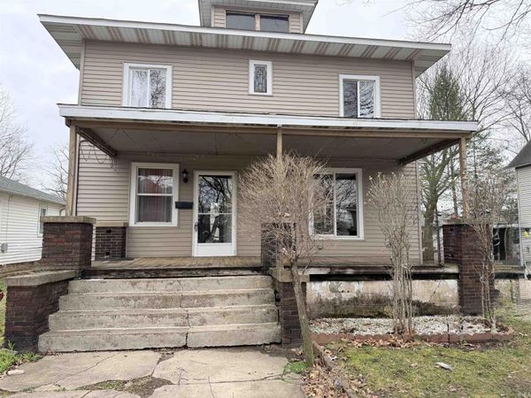 1126 Edwardsburg Avenue, Elkhart, IN 46516