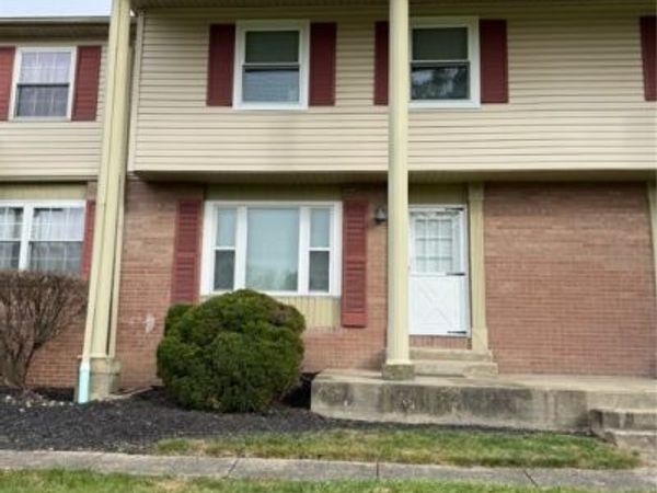 195 Surrey Lane, Canfield, OH 44406