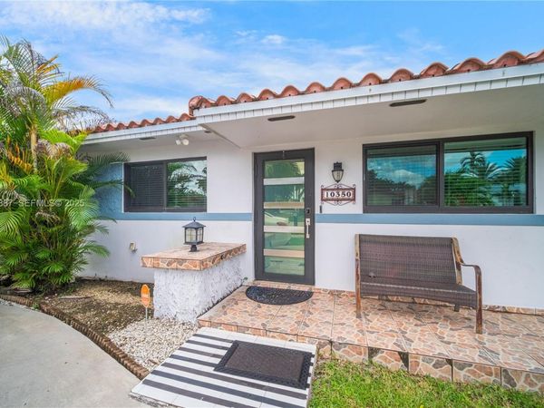 10350 SW 4th St, Sweetwater, FL 33174