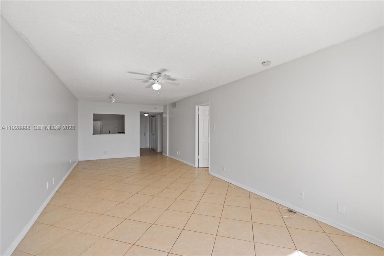 1830 Dixieanna St, Unit 503, Hollywood, FL 33020 Photo