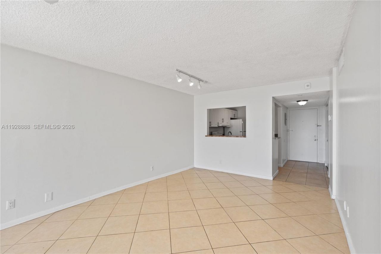 1830 Dixieanna St, Unit 503, Hollywood, FL 33020 Photo