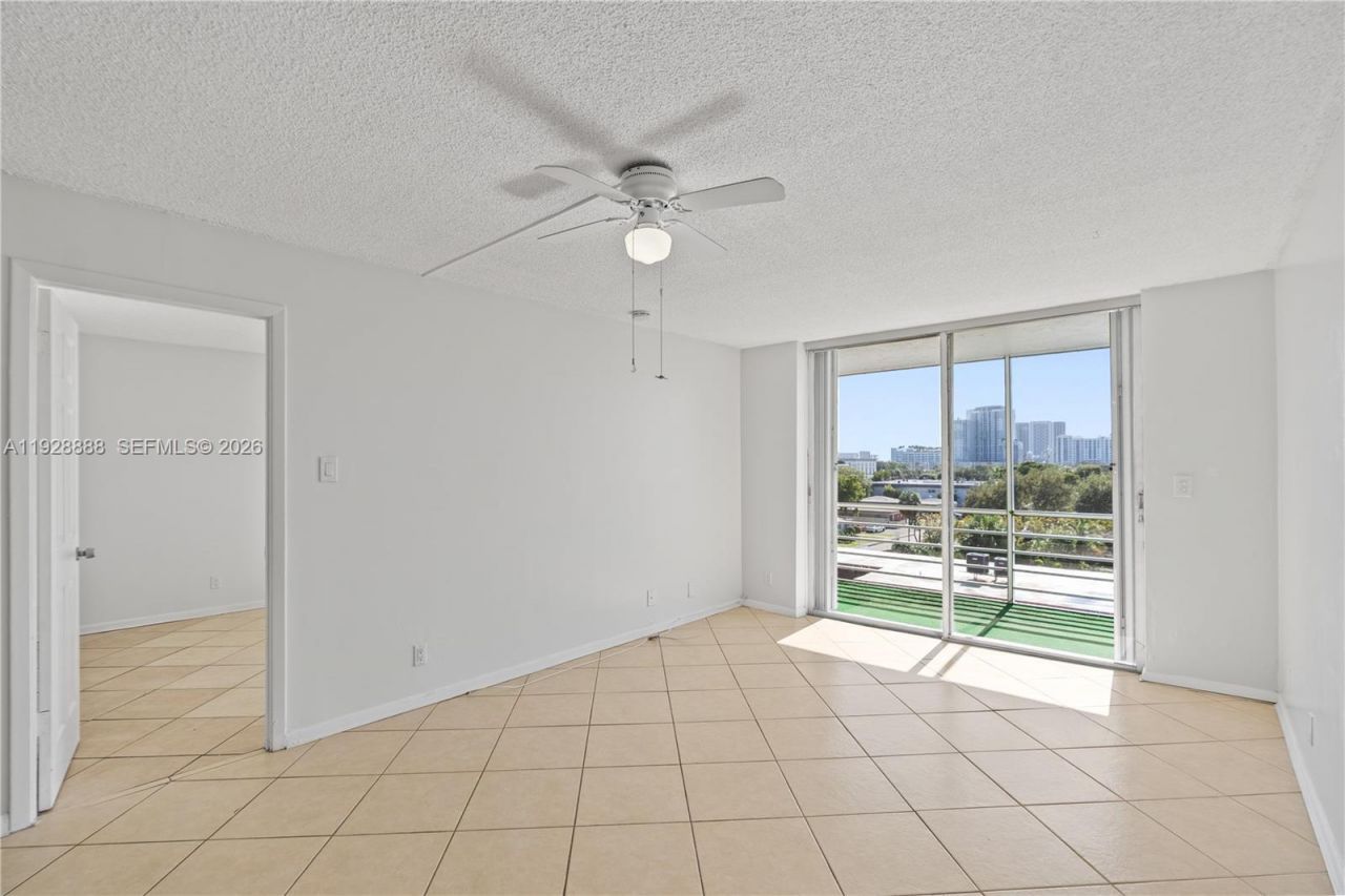 1830 Dixieanna St, Unit 503, Hollywood, FL 33020 Photo