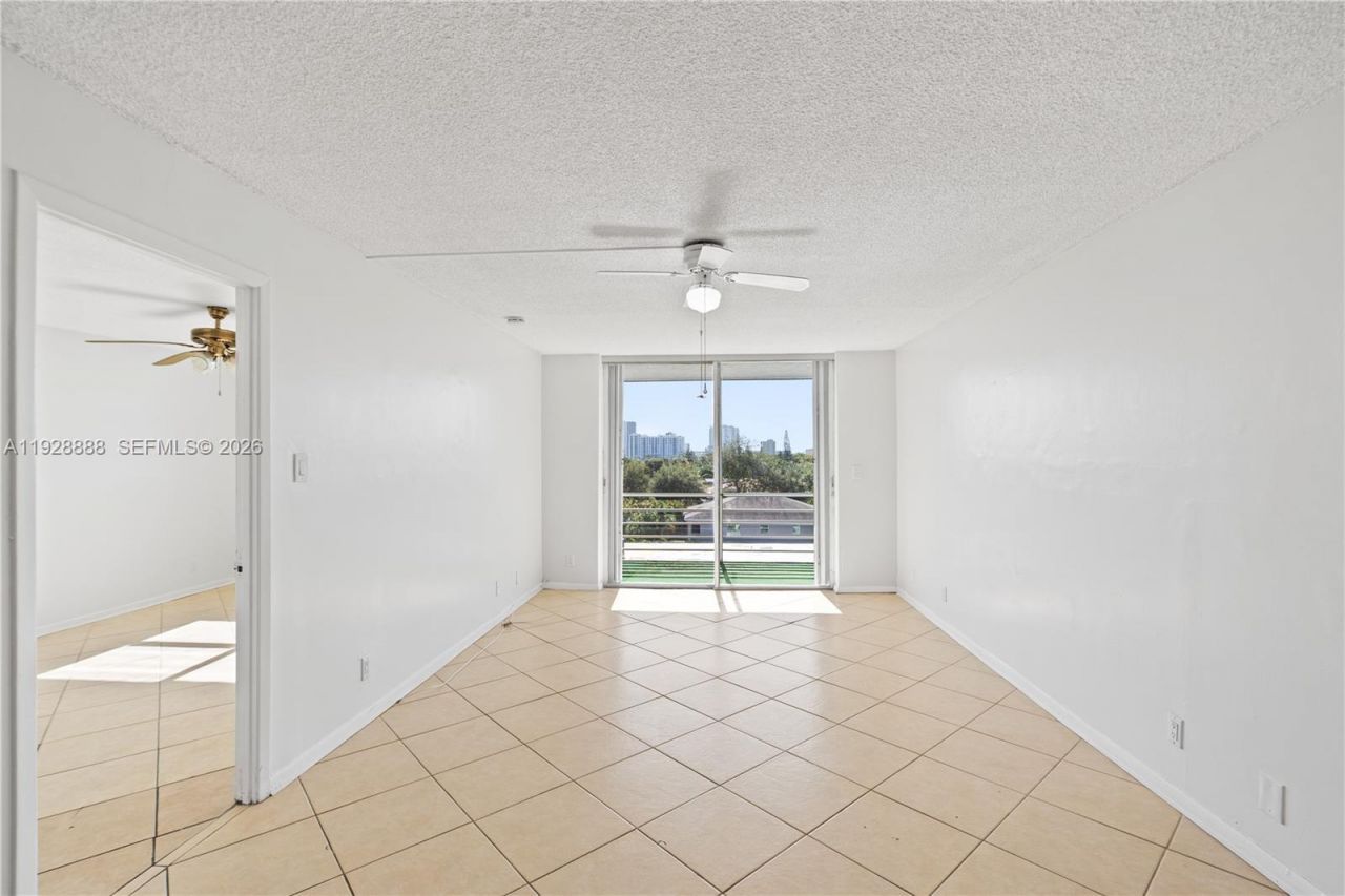 1830 Dixieanna St, Unit 503, Hollywood, FL 33020 Photo