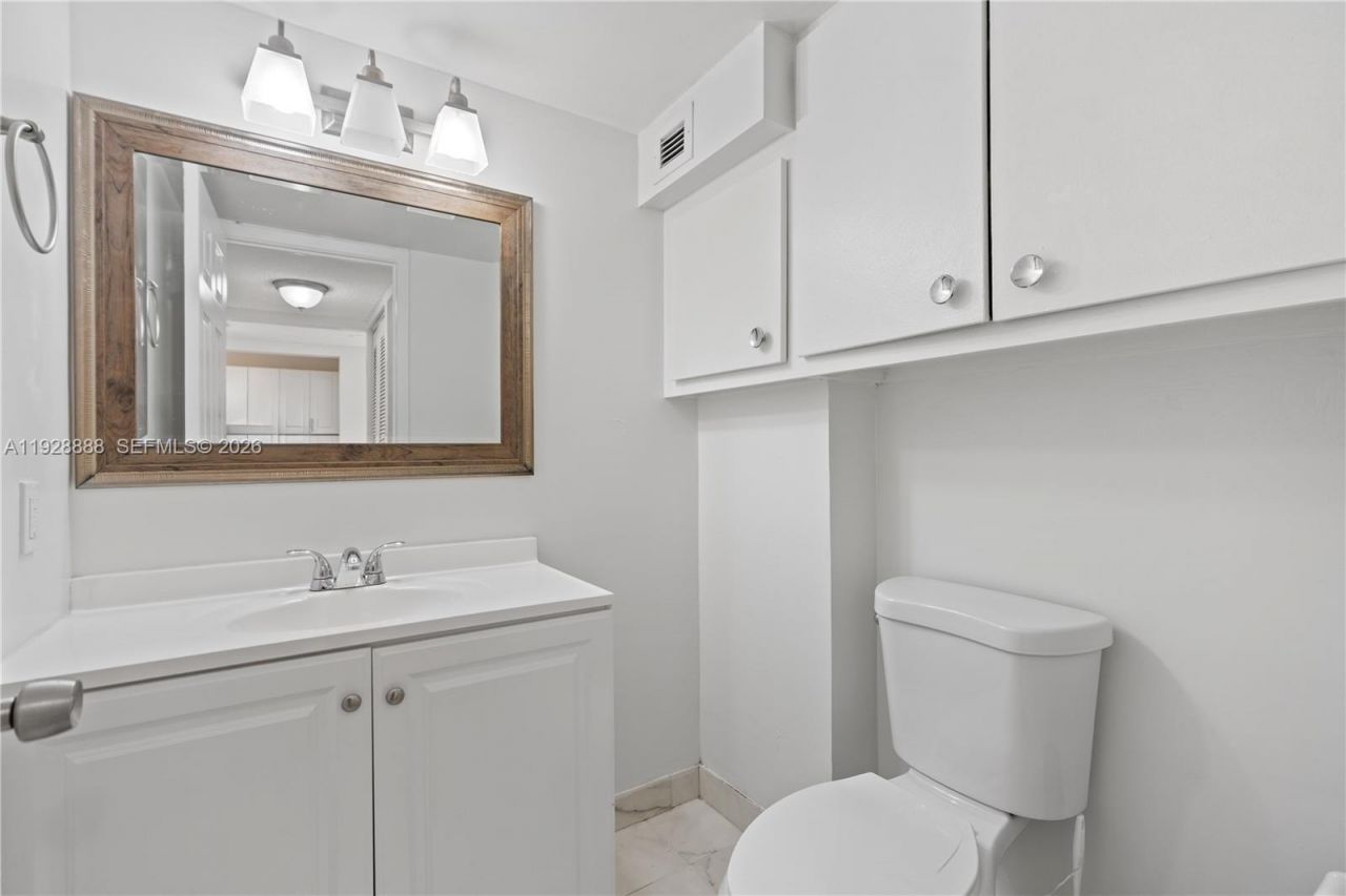 1830 Dixieanna St, Unit 503, Hollywood, FL 33020 Photo