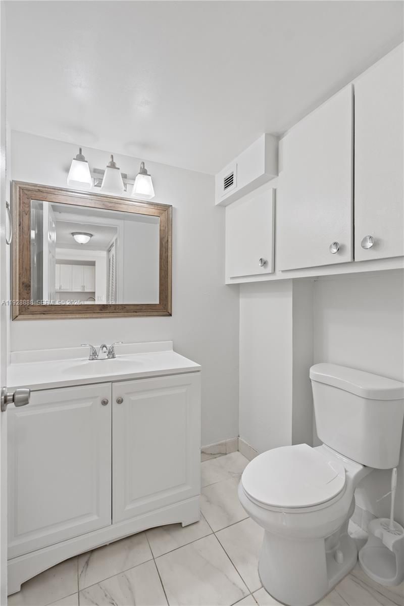 1830 Dixieanna St, Unit 503, Hollywood, FL 33020 Photo