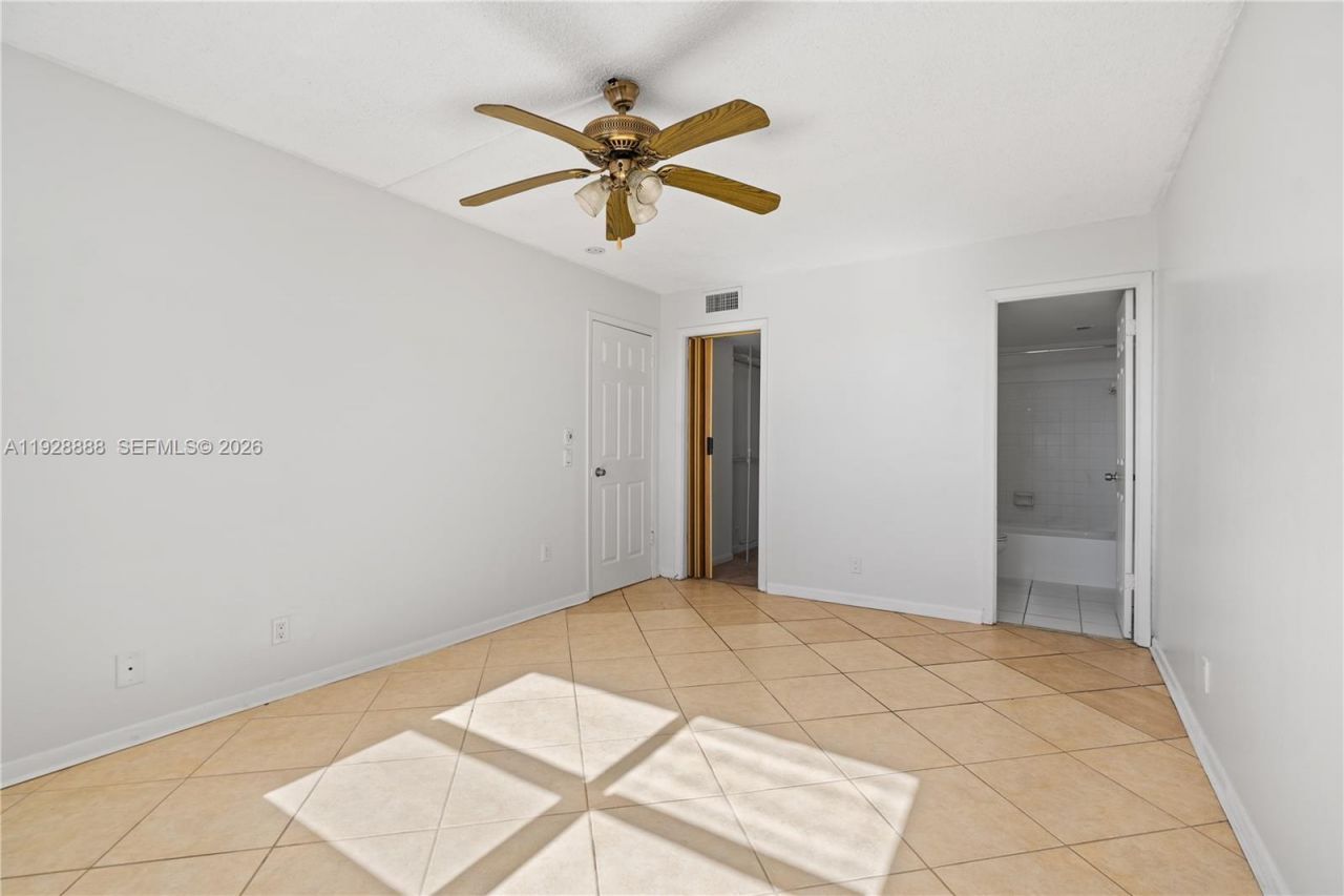 1830 Dixieanna St, Unit 503, Hollywood, FL 33020 Photo