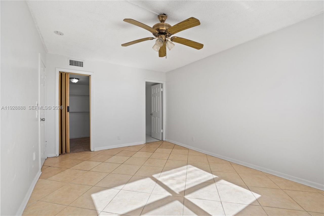 1830 Dixieanna St, Unit 503, Hollywood, FL 33020 Photo