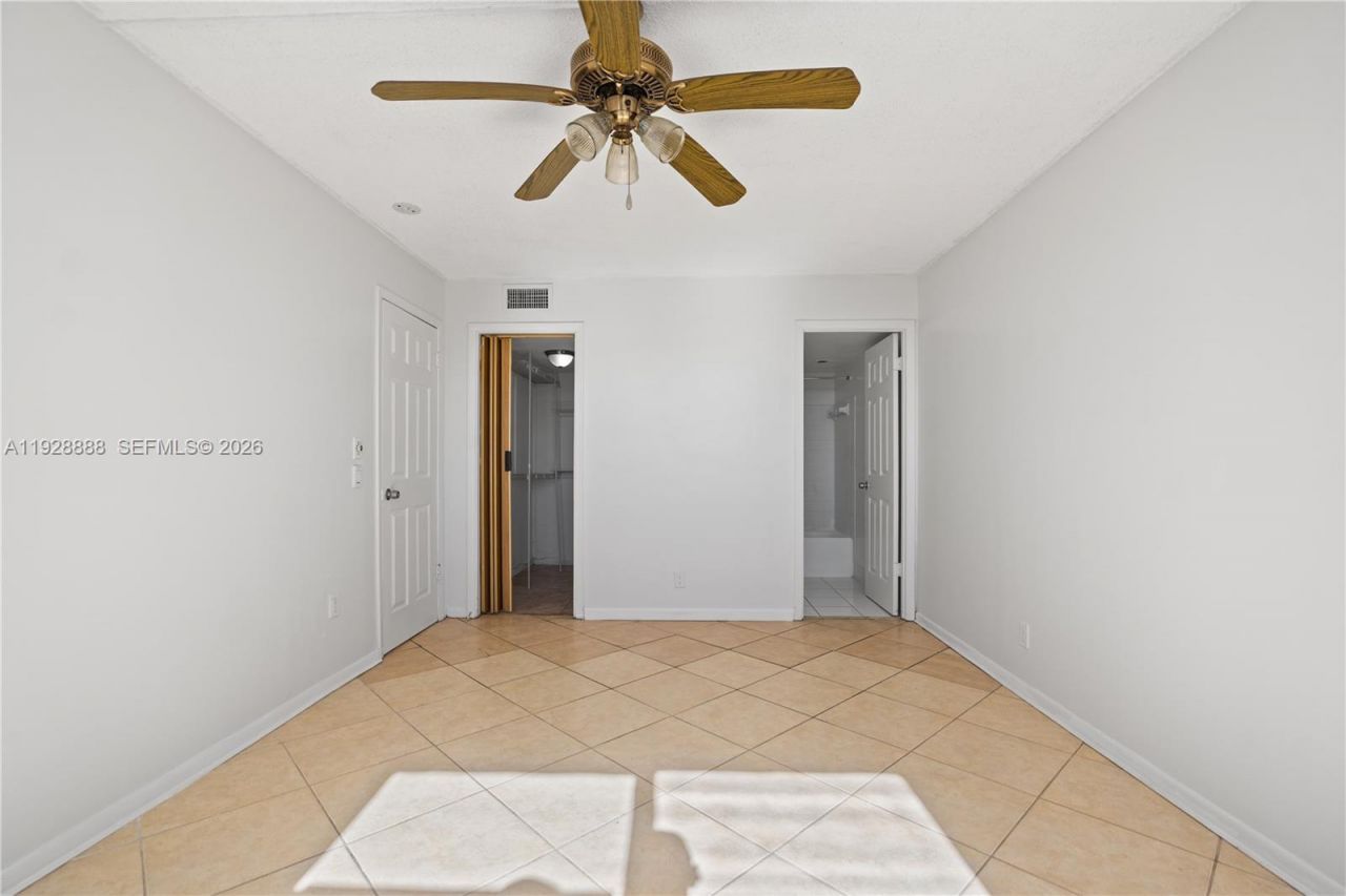 1830 Dixieanna St, Unit 503, Hollywood, FL 33020 Photo