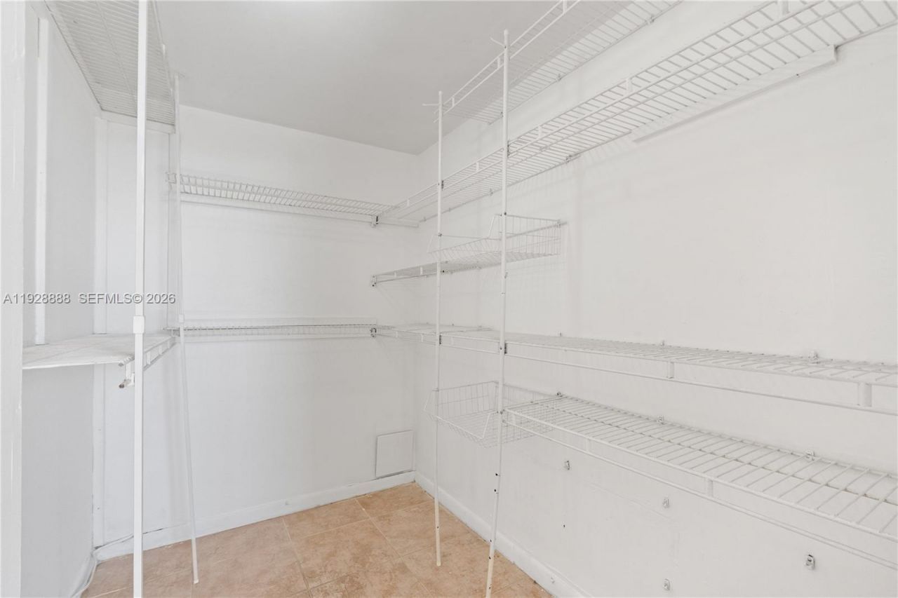 1830 Dixieanna St, Unit 503, Hollywood, FL 33020 Photo