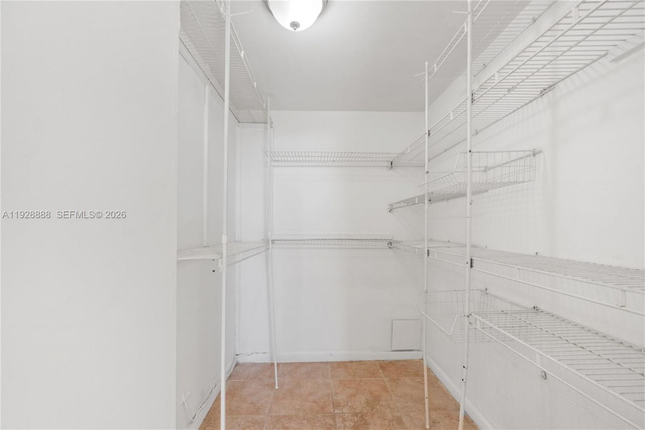 1830 Dixieanna St, Unit 503, Hollywood, FL 33020 Photo