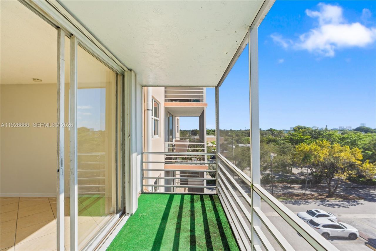 1830 Dixieanna St, Unit 503, Hollywood, FL 33020 Photo