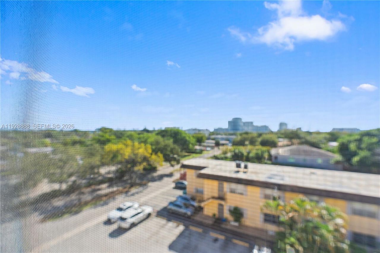 1830 Dixieanna St, Unit 503, Hollywood, FL 33020 Photo