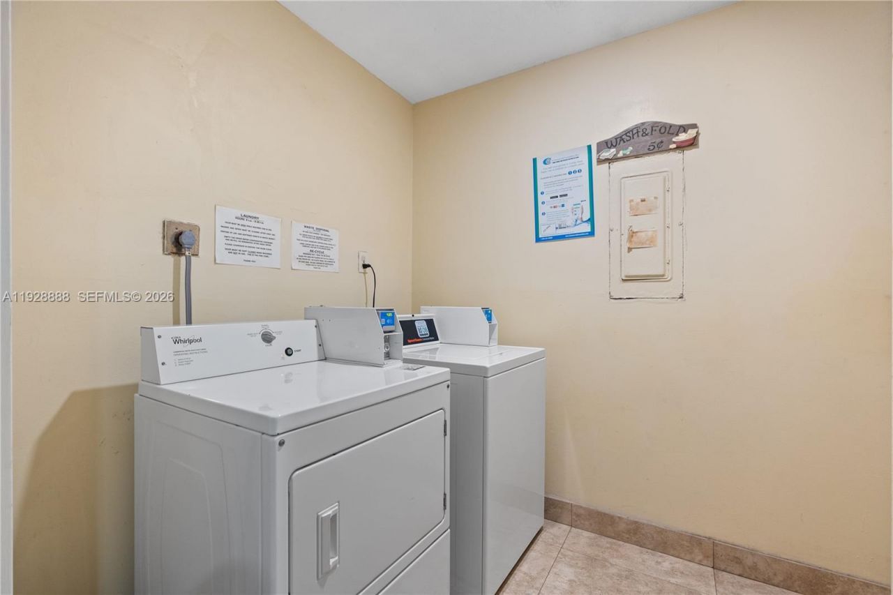 1830 Dixieanna St, Unit 503, Hollywood, FL 33020 Photo