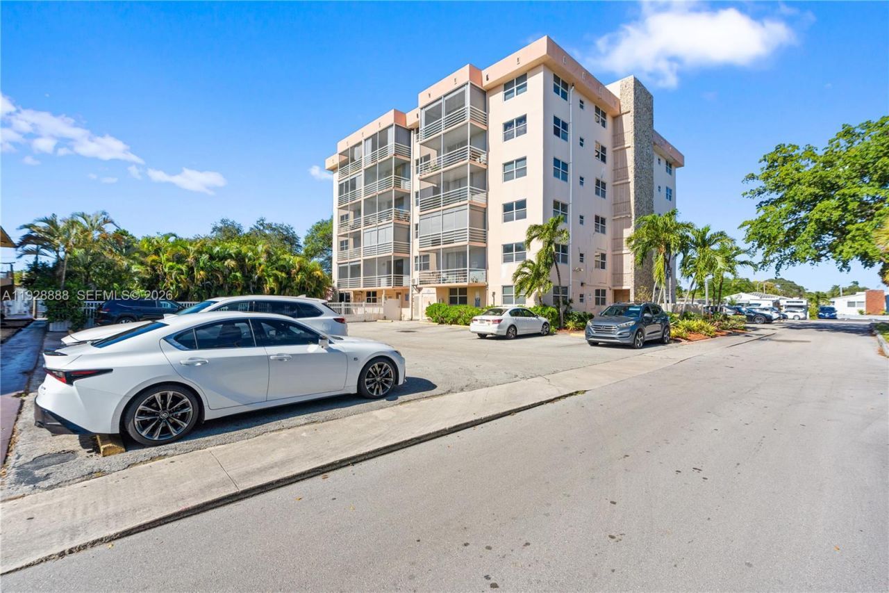 1830 Dixieanna St, Unit 503, Hollywood, FL 33020 Photo